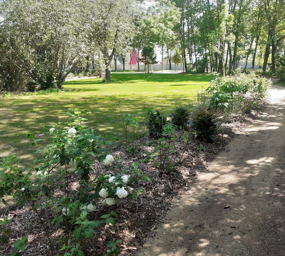 Aménagements urbains, grands espaces et parcs 1 Ville de VAL DE REUIL Promenade des Tilleuls e1755002347871
