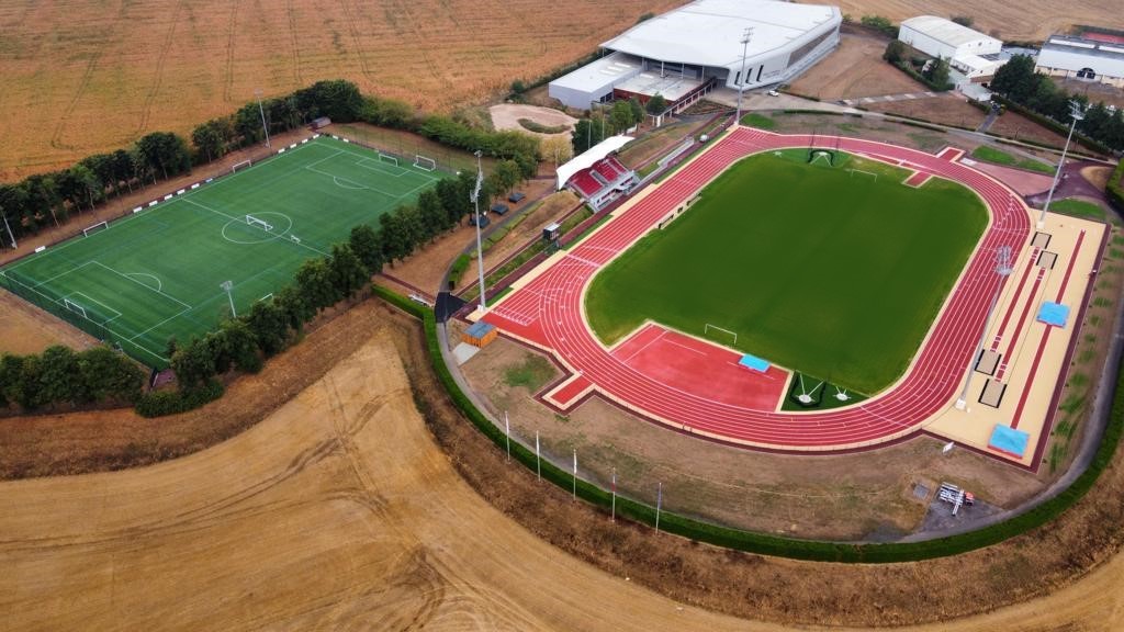 Ville de VAL DE REUIL Stade Jesse Owens